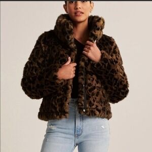 Abercrombie Fitch Faux Fur Leopard Print Cropped Puffer Jacket Women's